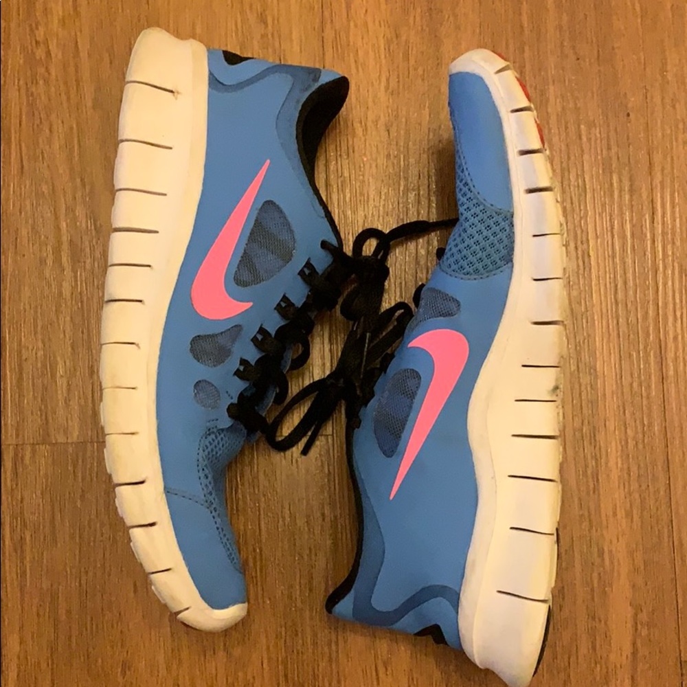 Lightly Worn Blue & Pink Nike Free 5.0 Sneakers!